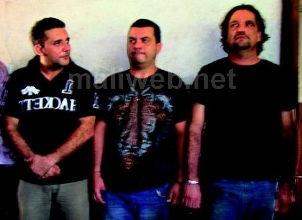 Les trois suspects Aquilino Sousa Meranda et Miguel Angel Devesa, Suza Miranda accusés de meurtre  et principaux suspects  dans l'affaire  "Air Cocaine"