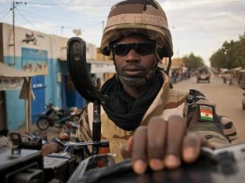 Un soldat du Niger à Gao, le 9 février 2013. REUTERS/