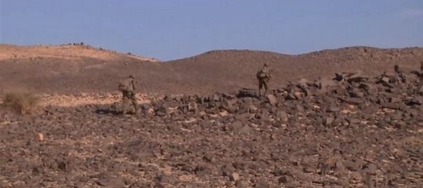 ADRAR DES IFOGHAS - C'est dans cette région du nord-est du Mali que les groupes armés islamistes se sont repliés après l'intervention française. Capture d'écran/YouTube