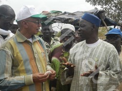 Le maire de Sitakily avec le ministre de l'environnement