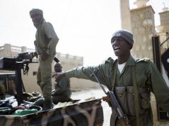 Soldats maliens à Tombouctou, le 1er février 2013.