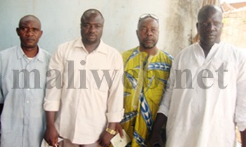 Les 4 victimes qui ont animé la conférence de presse dont Cheick Fadiama Diakité (2ème à partir de la droite)