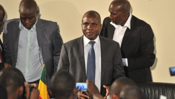 Le général Moussa Sinko Coulibaly, ministre malien de l'Administration territoriale, le 15 août à Bamako pour la proclamation des résultats. AFP