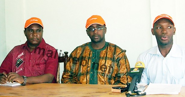 Alou B Haidara, Salifou Telly, et Oumar Baba Traoré (GD) hier à la conférence de presse