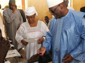 Le président malien Ibrahim Boubacar Keïta a voté à Bamako, ce dimanche 15 décembre 2013. AFP