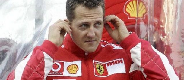 Michael Schumacher le 2 février 2006, qui a gagné cinq titres mondiaux avec l'écurie Ferrari, lors d'une séance d'entraînement à Cheste près de Valence | José Jordan