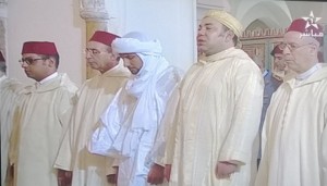 Le Roi Mohamed VI et Bilal Ag Cherif du MNLA lors de la prière de ce vendredi 