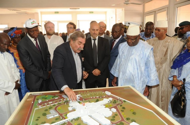Le Président IBK inaugure l'Hôpital Sominé DOLO de Sévaré