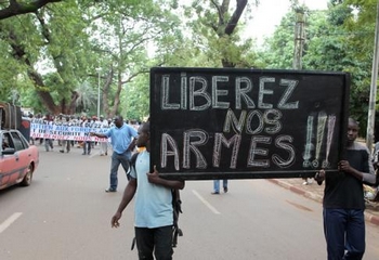 Des manifestants soutenant le Mouvement populaire de 22 mars MP22 à Bamako, en septembre 2012
