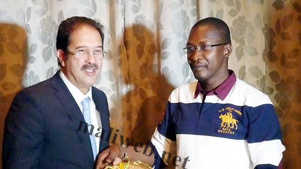 Le ministre des sports Housseini  A Guindo et Mohamed Beraf 