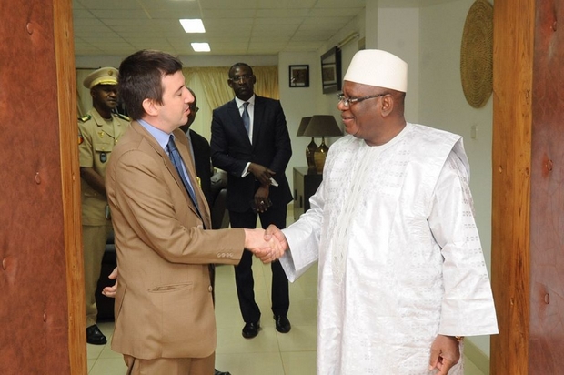 Koulouba : L'ambassadeur britannique fait ses adieux au président IBK