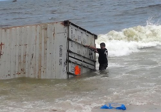 Disparus en haute mer : Les deux containers d’armes réapparaissent à Hann
