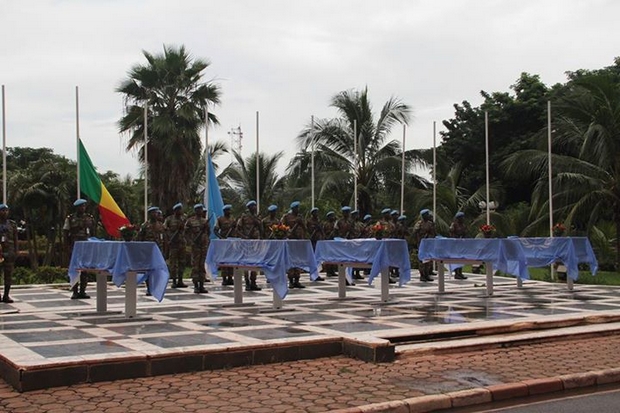Hommage rendu aux 5 Casques Bleus tchadiens tombés sur le champ d’honneur au service de la paix au Mali (Photo: MINUSMA/Fred Fath)