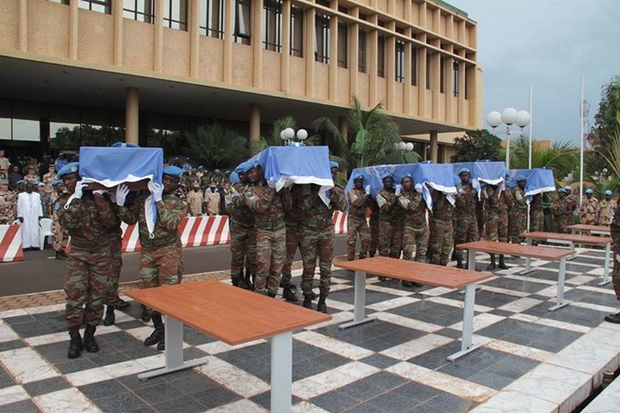 Hommage rendu aux 5 Casques Bleus tchadiens tombés sur le champ d’honneur au service de la paix au Mali