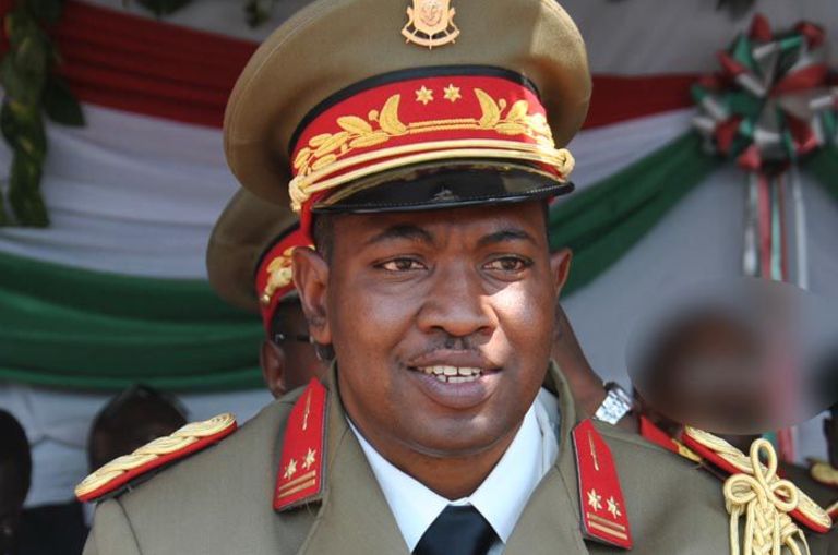 Burundi : qui est le général putschiste Niyombare ?  En savoir plus sur http://www.lemonde.fr/afrique/article/2015/05/13/burundi-qui-est-le-general-putchiste-nyombare_4633134_3212.html#HSGblKSw3i060dss.99