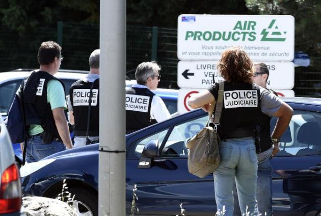 Attentat en Isère: un mort décapité et deux blessés