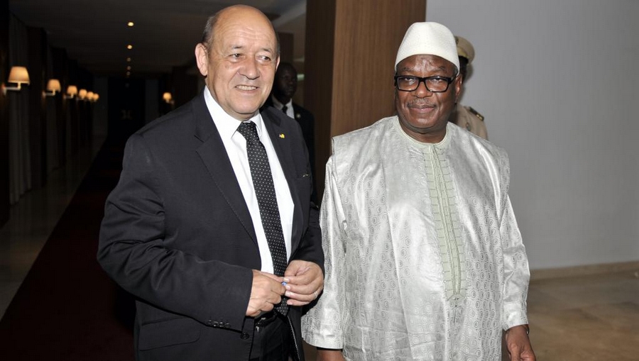 Mali: Jean-Yves Le Drian veut renforcer les liens sur le terrain