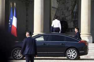 Ecoutes américaines: Hollande s'indigne d'un espionnage "inacceptable"