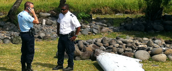 Des mystérieux débris retrouvés à La Réunion relancent le débat sur le crash du MH370 | AFP