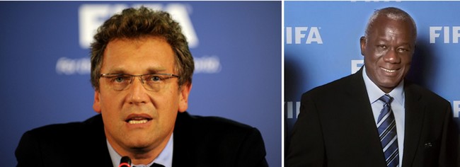 Le secrétaire général de la Fifa, Jerôme Valck et  le président de la Femafoot, Boubacar Baba Diarra