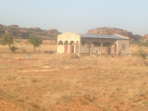 Le hangard de Cantine en construction à Sio