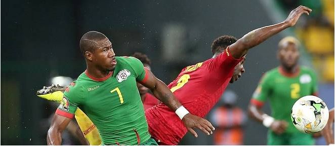 Nakoulma et les Burkinabés snt parvenus à résister jusqu'au bout face au Ghana avant de s'imposer (1-0). © STEVE JORDAN / AFP