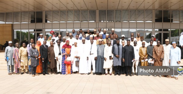 Relecture annoncée de la charte des partis politiques : l’histoire démocratique du Mali s’enivre encore de mensonges !