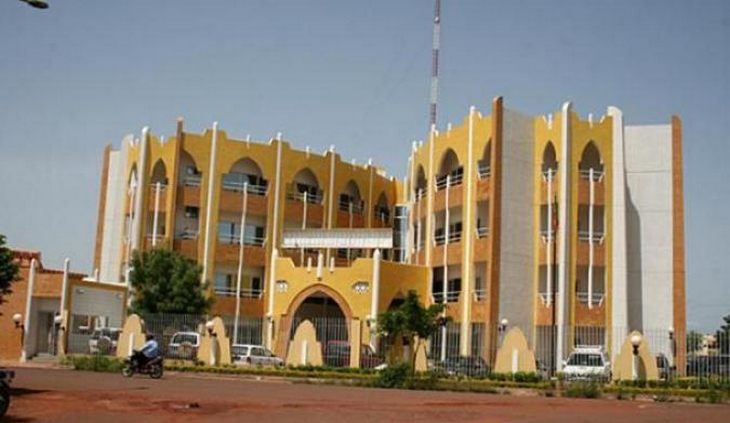 Lutte - Ministère de l'Économie et des Finances du Mali