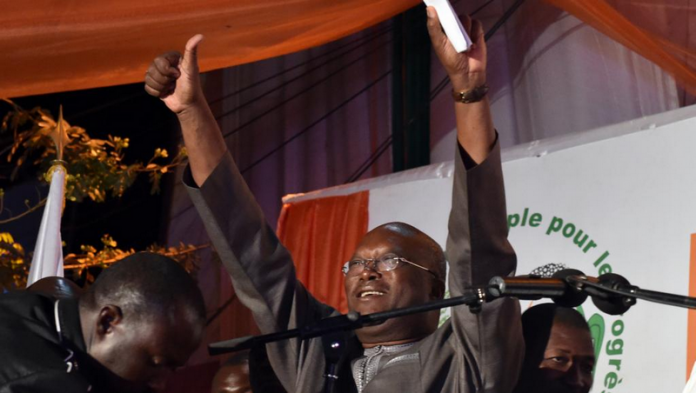 Législatives au Burkina: le parti du président élu Kaboré en tête