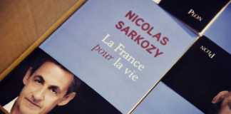 © TWITTER/AFP | Photo du livre "La France pour la vie" de Nicolas Sarkozy postée le 21 janvier 2016 sur son compte twitter