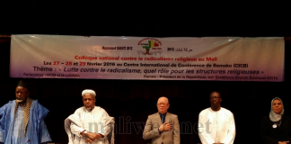 Mahmoud Dicko à l’ouverture du colloque national sur le radicalisme religieux