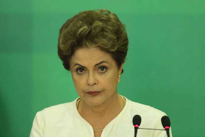 La présidente du Brésil Dilma Rousseff, à Brazilia le 2 décembre 2015. - Eraldo Peres/AP/SIPA