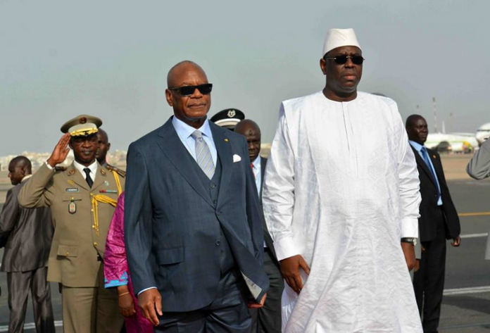 Le Président de la République du Mali, SEM Ibrahim Boubacar KEITA accueilli par son homologue sénégalais Macky Sall, à son arrivé à Dakar le 03 Juin 2016