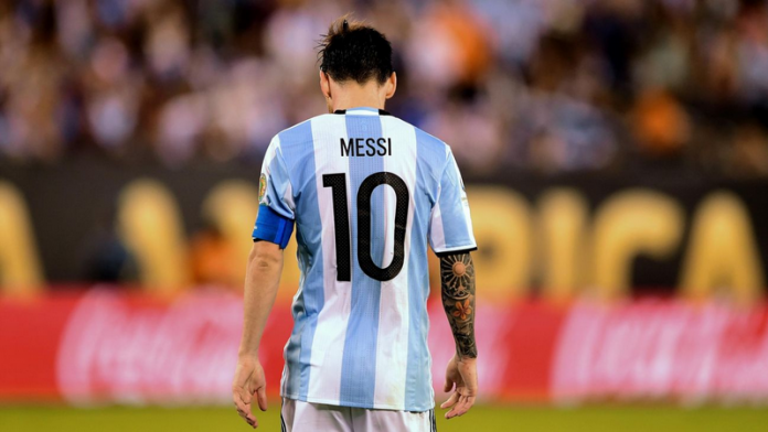 Démoralisé, Lionel Messi met un terme à sa carrière internationale avec l'Argentine