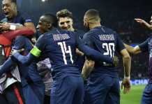 Les Parisiens célèbrent leur victoire éclatante contre le Barça (4-0) en 8e de finale aller. © AFP / Lionel BONAVENTURE/ LIONEL BONAVENTURE