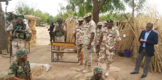 Photo d'illustration: militaires nigérians en patrouille près de la forêt de Sambisa, en partie contrôlée par Boko Haram (avril 2014). © © RFI/Ben Shemang