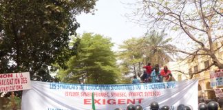 Marche des enseignants: Au moins trois blessés!