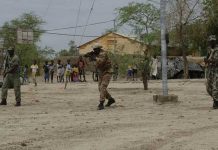 Mali: les jihadistes mettent à rude épreuve les militaires au nord et au centre