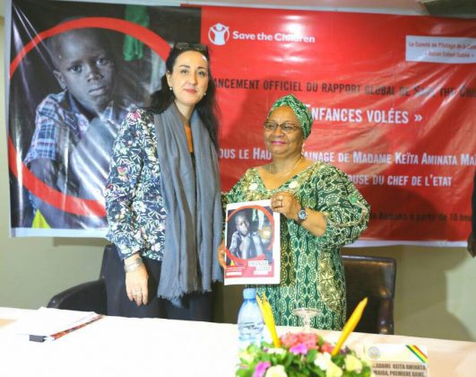 L’Epouse du Président de la République KEÏTA Aminata MAIGA a officiellement lancé le rapport de Save The Children « Enfances volées »