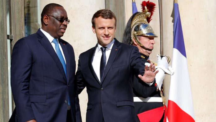 La président français Emmanuel Macron reçoit son homologue sénégalais, Macky Sall, à l'Elysée, à Paris, le 12 juin 2017. © REUTERS/Philippe Wojazer