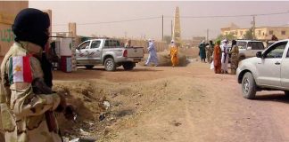 Un homme de la Coordination des mouvements de Azawad dans la ville de Kidal en mars 2016. © Stringer/AFP