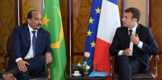 L«'Alliance pour le Sahel» est l'initiative lancée par Emmanuel Macron (G), ici avec le président mauritanien (G), lors du G5 Sahel le 2 juillet 2017.