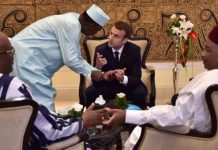 AFP Pour l'arrivée d'Emmanuel Macron au Mali pour le "G5 Sahel", des jihadistes publient une vidéo d'otages