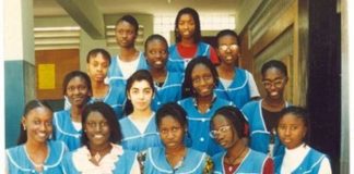 Des élèves de l’école Immaculée-Conception de Dakar en 1996, à l’époque où les corrigés du bac n’étaient pas disponibles sur les réseaux sociaux avant les épreuves. CRÉDITS : DR