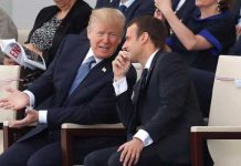Paris, vendredi. Le président américain, Donald Trump (à gauche), échange avec son homologue français, Emmanuel Macron.Reuters/Yves Herman