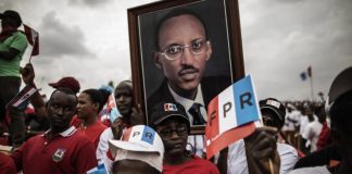 Les partisans du président Paul Kagame, lors du meeting de clôture de campagne pour l'élection présidentielle, à Kigali, le 2 août 2017. © MARCO LONGARI / AFP