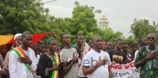 Les jeunes de Konsiga signent et persistent pour le départ du maire de leur commune !