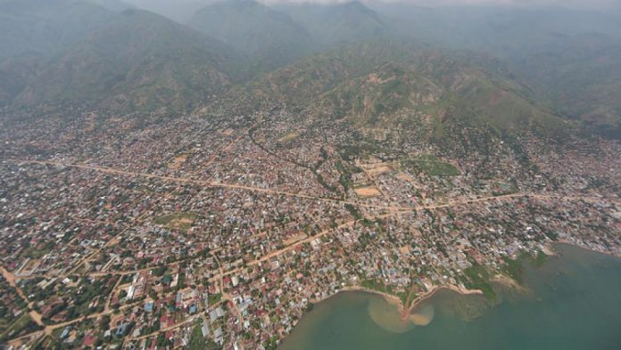 Vue aérienne de la ville d'Uvira en RDC. © Photo MONUSCO/Abel Kavanagh