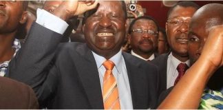 L'opposant Raila Odinga célèbre la décision de la Cour suprême. © DR