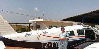 Salif KEITA s'offre un avion privé qu'il a baptisé "le cheval blanc".